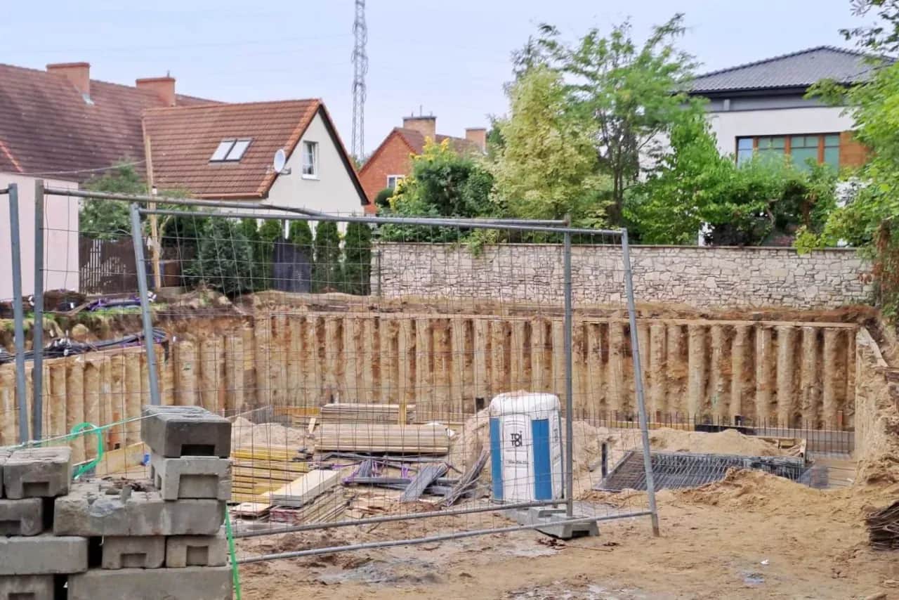 Ile stali na fundamenty? Kluczowe informacje, które musisz znać