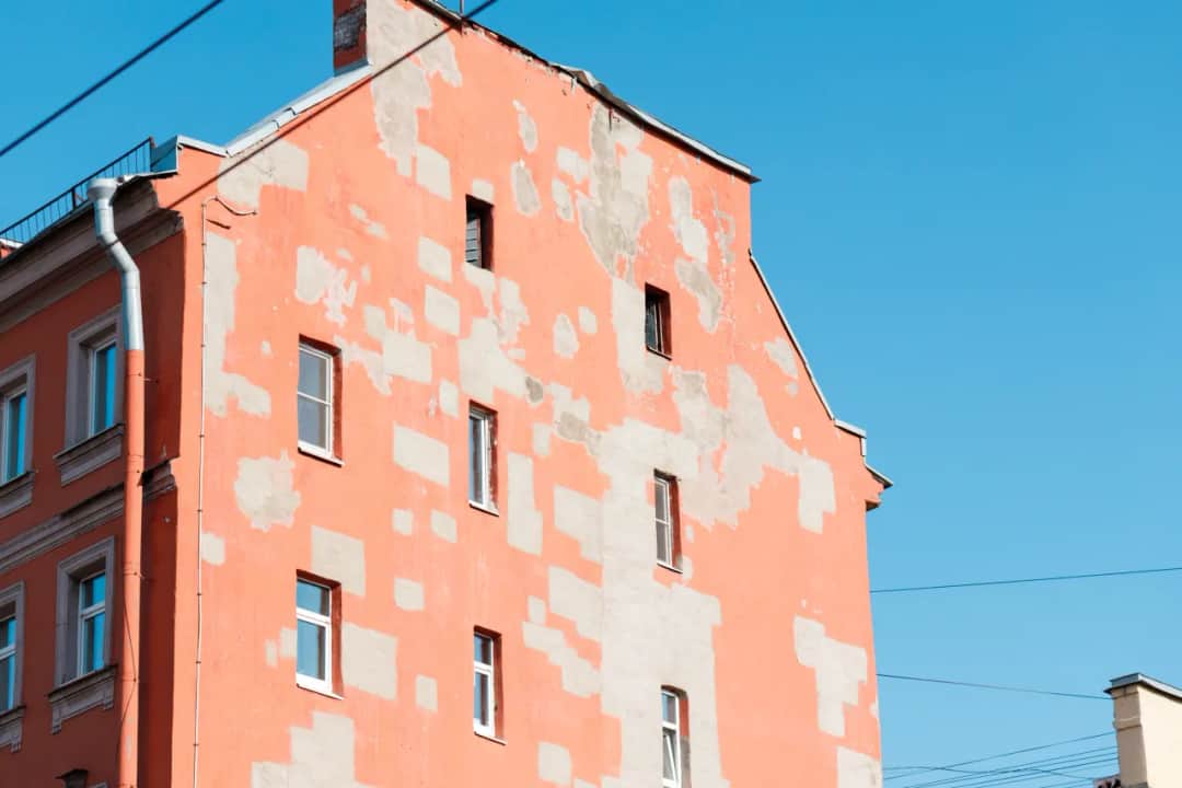 Ile kosztuje elewacja domu 150m2? Poznaj ukryte wydatki i opcje