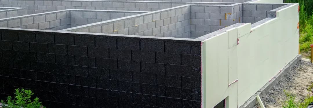 Ile bloczków na fundament? Oblicz ich ilość i uniknij błędów