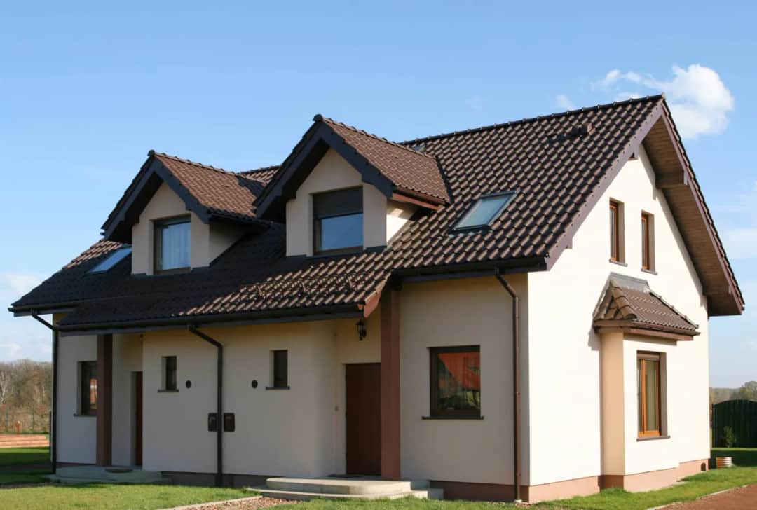 Jaki kolor elewacji do mahoniowych okien, aby uniknąć błędów w aranżacji?