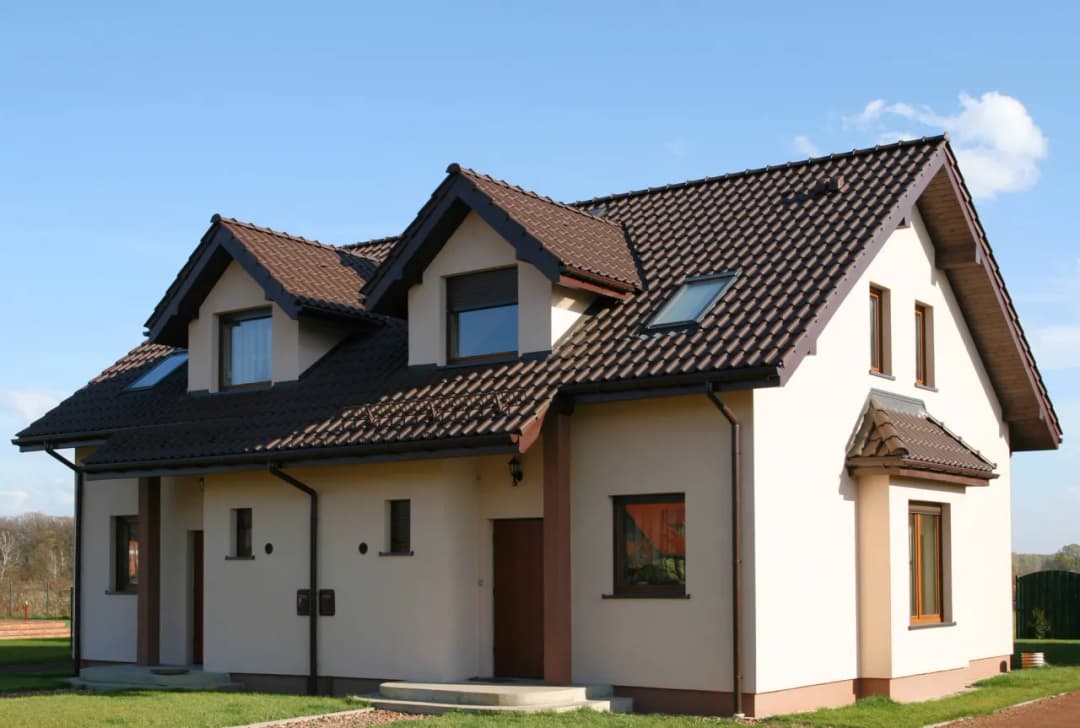 Jaki kolor elewacji do mahoniowych okien, aby uniknąć błędów w aranżacji?