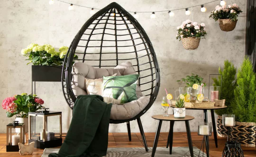 Jak urządzić balkon na wiosnę - 10 inspirujących pomysłów, które zachwycą