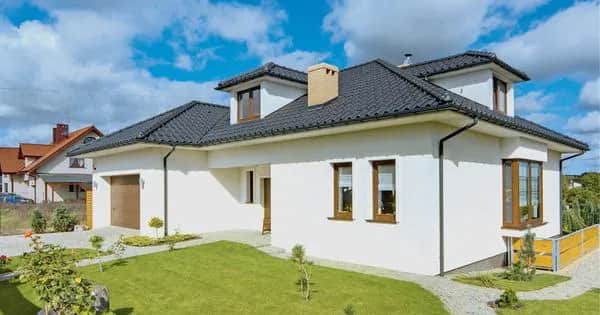 Ile powinien wystawać okap dachu? Odkryj idealną długość dla swojego domu