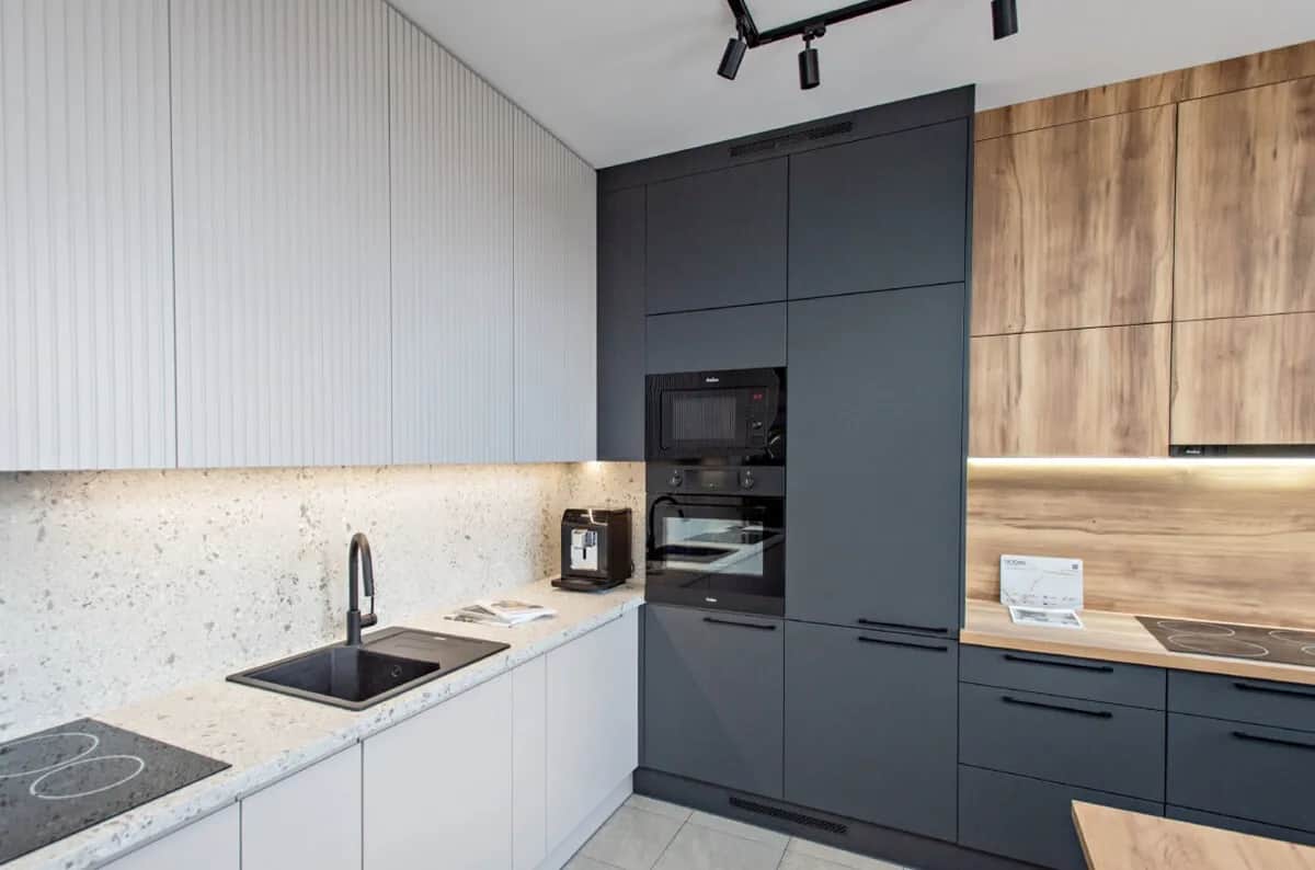 Jakie meble do kuchni: lakierowane czy foliowane? Porównanie zalet